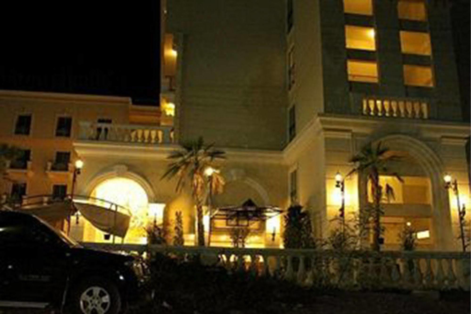 Rafael Hotel And Mansion Bangkok - Sha Extra Plus Certified Eksteriør billede